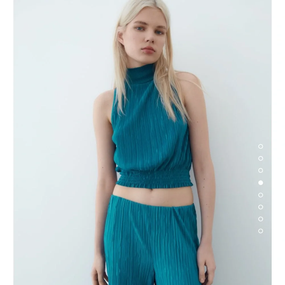 ZARA 2PIECES PLEATED HALTER TOP AND PLEATED WIDE LEG PANTS - Picture 2 of 5